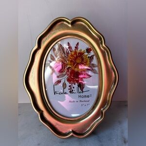Nicole Miller Elegant Gold Oval Frame for 5”x7” photo